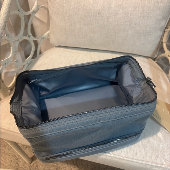 NWT BEIS GAP COLLAB Dopp toiletries bag denim blue - Picture 3 of 9